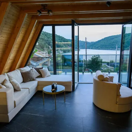Luxurious Cabin For Couples With Hot Tub Lake View Aleksinac Exterior photo