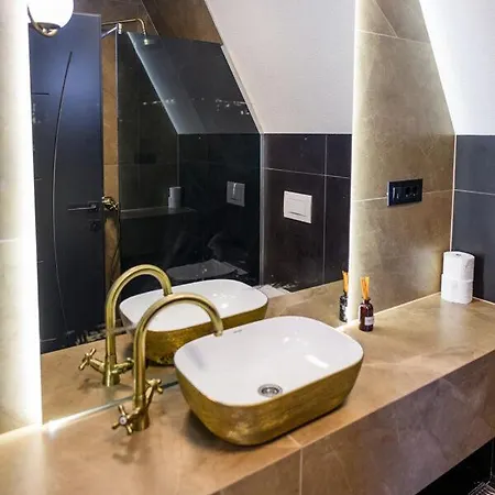 Luxurious Cabin For Couples With Hot Tub Lake View Aleksinac Exterior photo